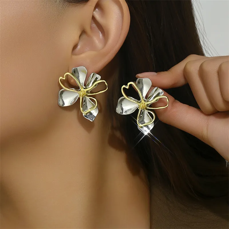 Modern Flower Style Alloy Earrings