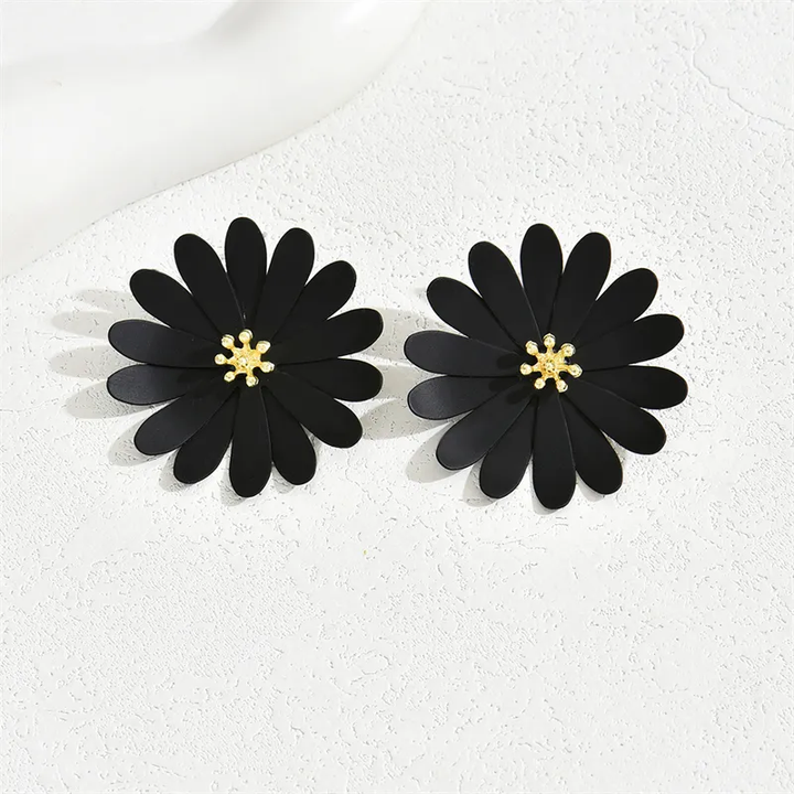 Elegant Flower Effect Black Acrylic Earrings