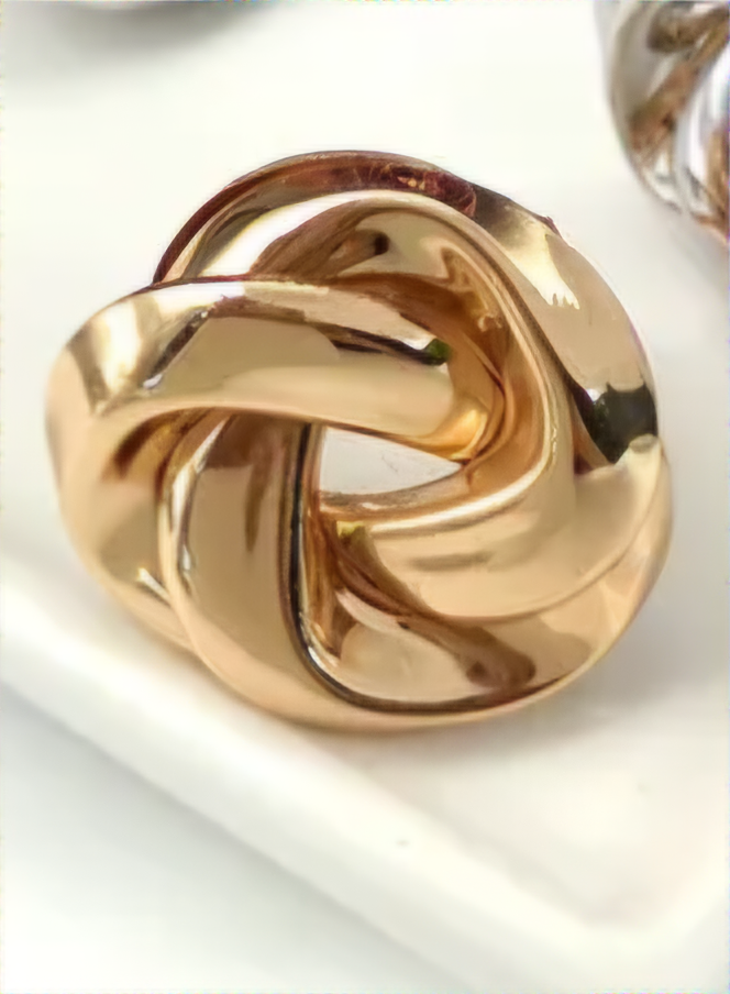 Gold Plated Elegant Hollow Knotted Stud