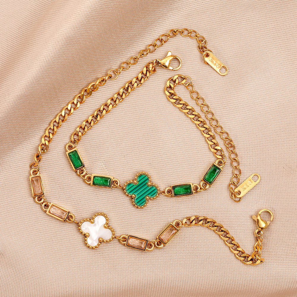 Gold plated baguette and clover bracelet - white