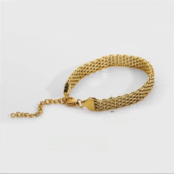 Gold plated vintage mesh bracelet.